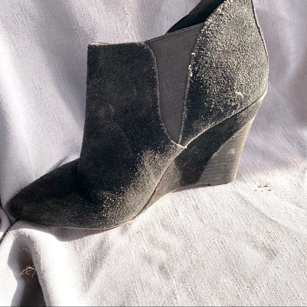 Vince Camuto black suede wedge sandal size7.5